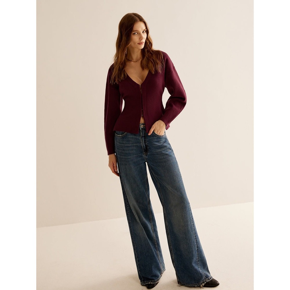 Commense V-Neck Versatile Slim Fitted Cardigan Burgundy size‎ S